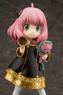 Spy X Family: Anya Forger 1/7 Scale Figure (Furyu) - Ultra Rare POP